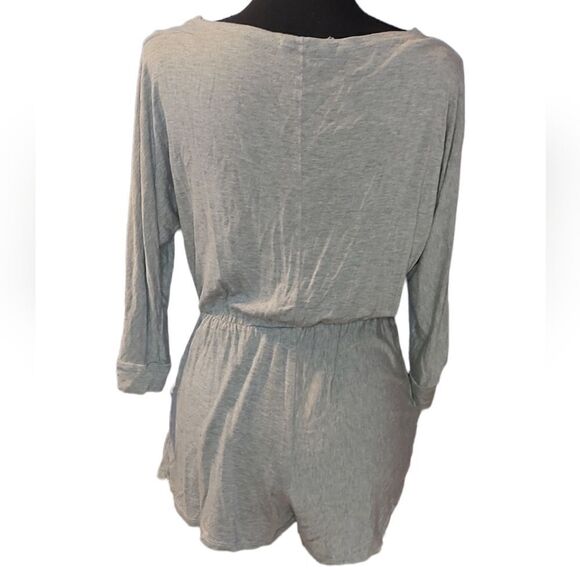 Rolla Coster Gray Cold Shoulder Romper Small - Picture 3 of 5